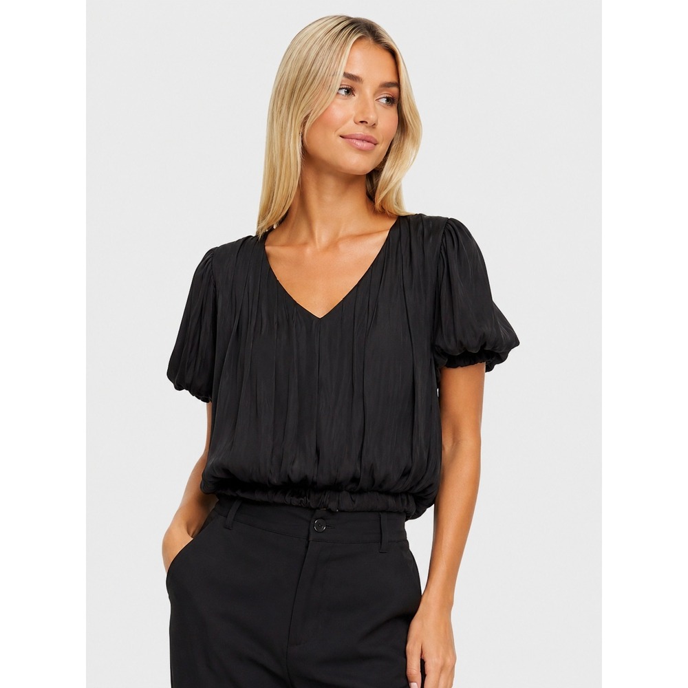 ASTR the Label Black Pleated V-Neck Bubble Hem Blouse Short Sleeve S